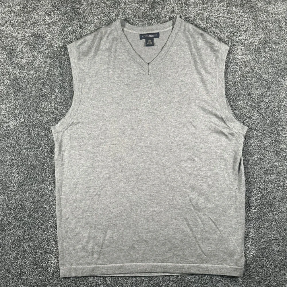 Banana Republic Sweater Vest Mens L Silk Cashmere Gray V-Neck Sleeveless Knit